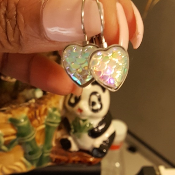 NEW iridescent mermaid scale drop earrings - Picture 2 of 7